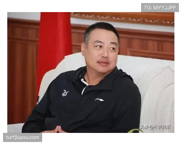 刘国梁手表一闪我愣住了，教练的生活跟咱们想的差太多